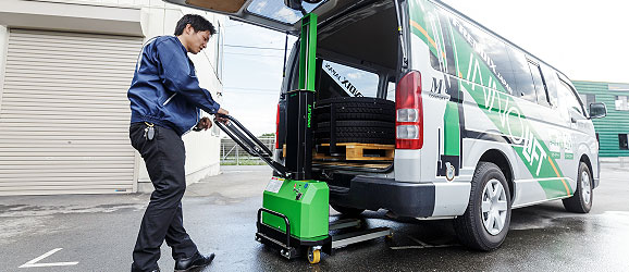 イノリフトで積み下ろしの負担を飛躍的に軽減